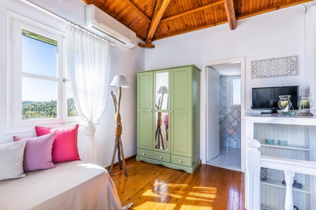 Nina-Myrtia Countryside House Skopelos Ditropo Экстерьер фото